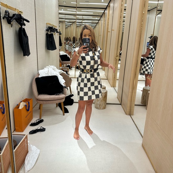 Meet your Posher! - Picture 2 of 2